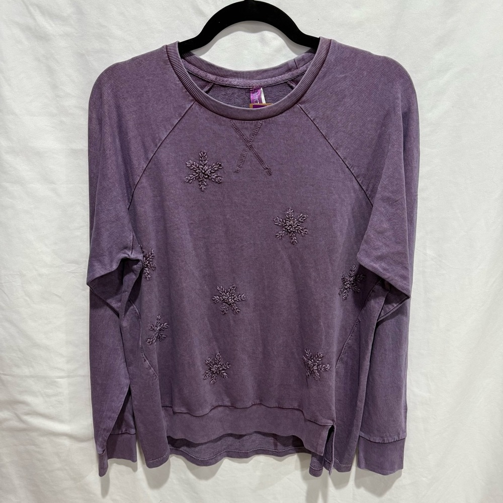 Adore Me Embroidered Snowflake Sweatshirt‎ Medium Winter Holiday Mature office - Picture 2 of 13